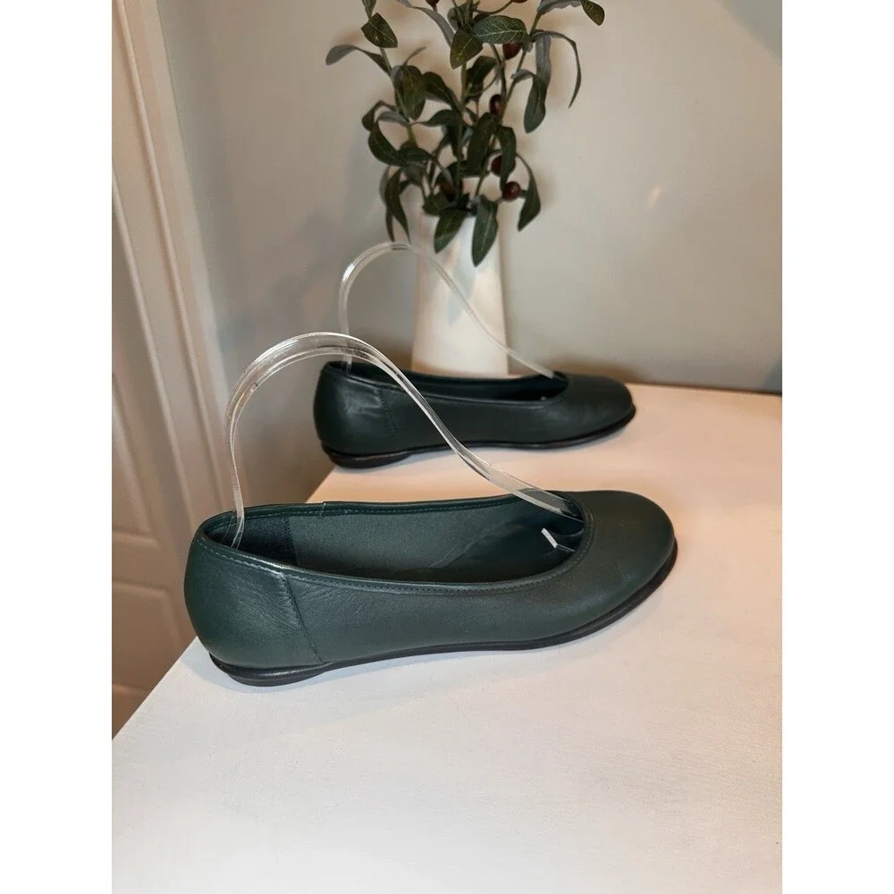 Clarks Dark Green Leather Cushion Soft Ballet Flats Slip On Shoes Womens Size 4